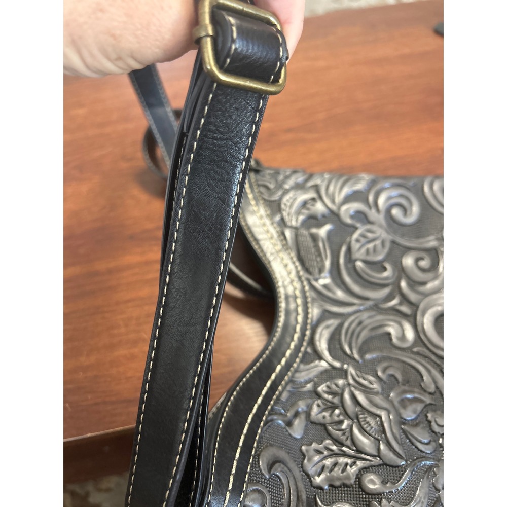 b.o.c. Crossbody Bag OS Black Floral Embossed Tooled Faux Leather Strap - Picture 5 of 7